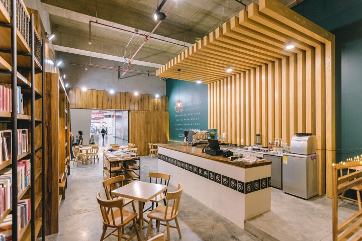 咖啡館內整體裝修環(huán)境