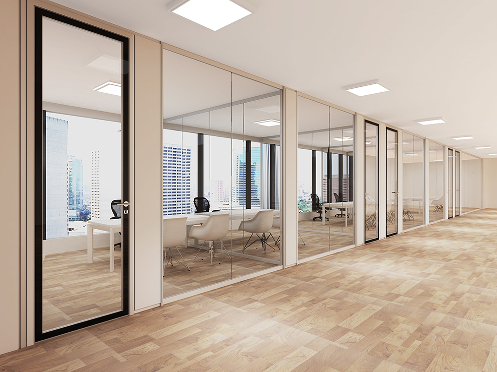 辦公室裝修設計中常見(jiàn)的玻璃材料有哪些？
